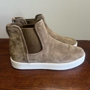 Vince Chelsea Warren tan suede lined‎ bootie NEW size 39. US 9